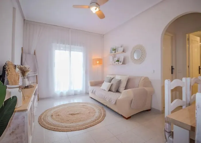 Apartamento En Torrevieja Con Piscina Y A 100 Metros De La Playa
