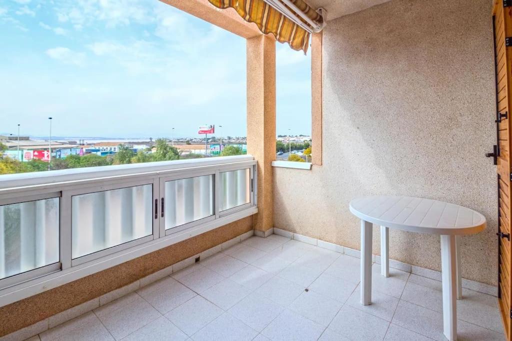 En Con Piscina Y A 100 Metros De La Playa * Torrevieja