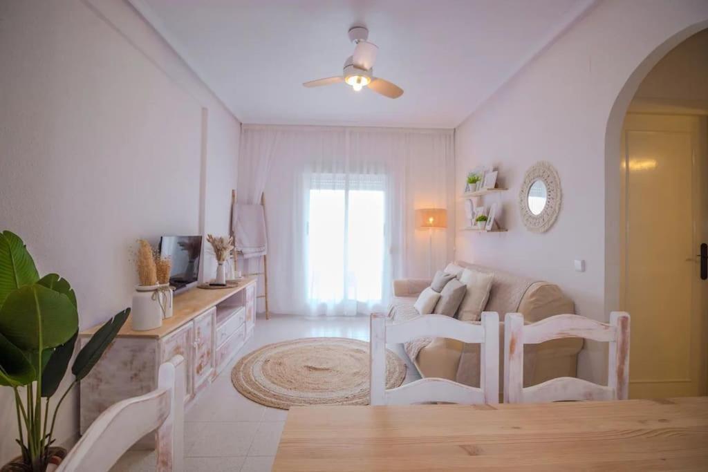En Con Piscina Y A 100 Metros De La Playa Apartment Torrevieja
