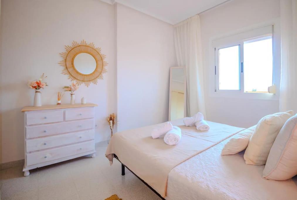 En Con Piscina Y A 100 Metros De La Playa * Torrevieja